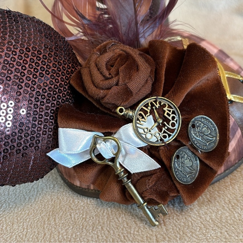 Disney Couture Chic Brown Sequin Feather Hat with Key Charm NWOT - Picture 6 of 6